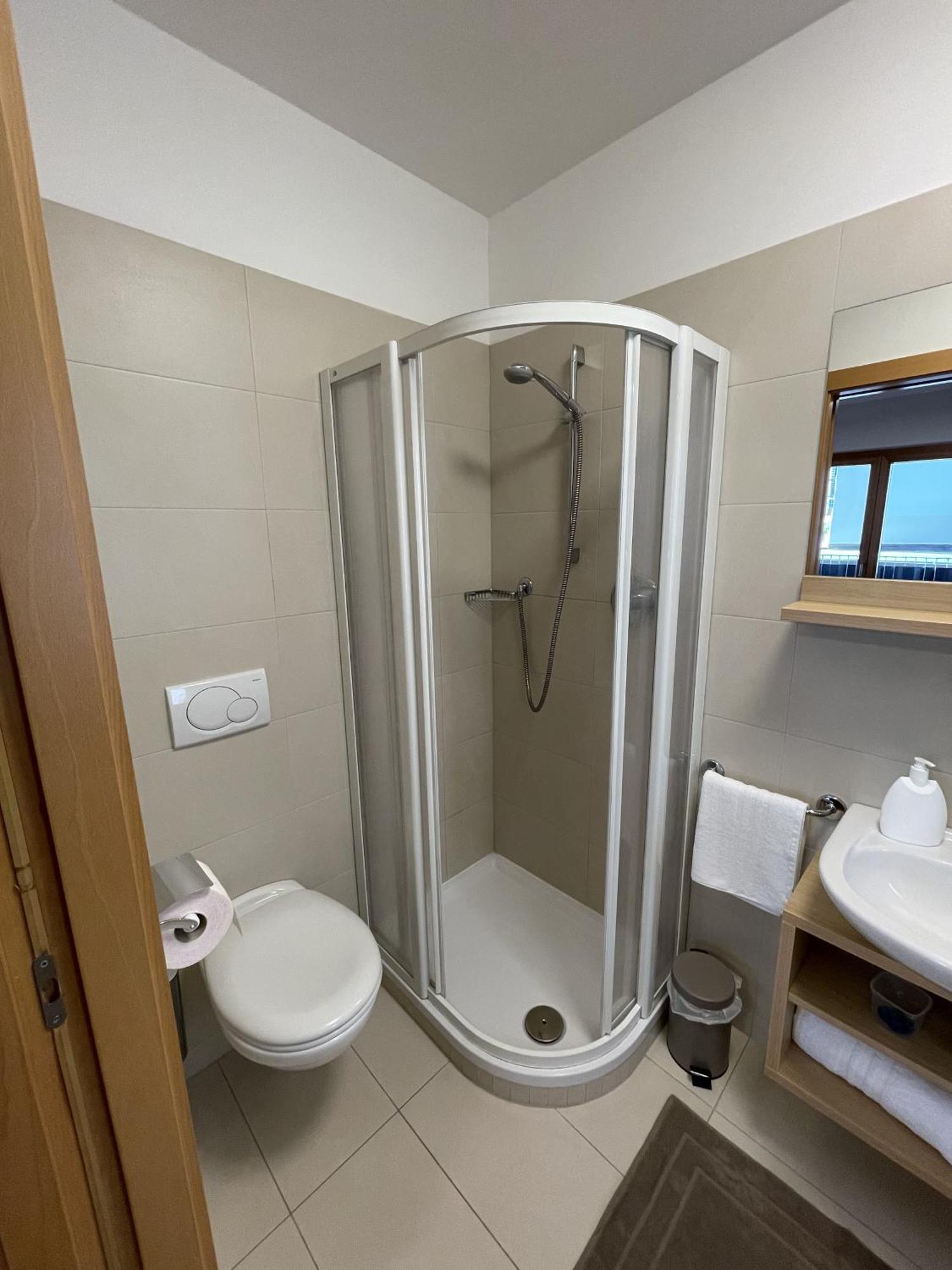 Ehrenburg Apartment *